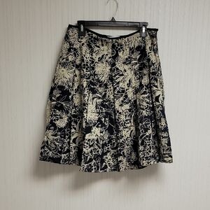 St John Collection Floral Black and Cream Women's Skirt, Sz 12 Pleated old money